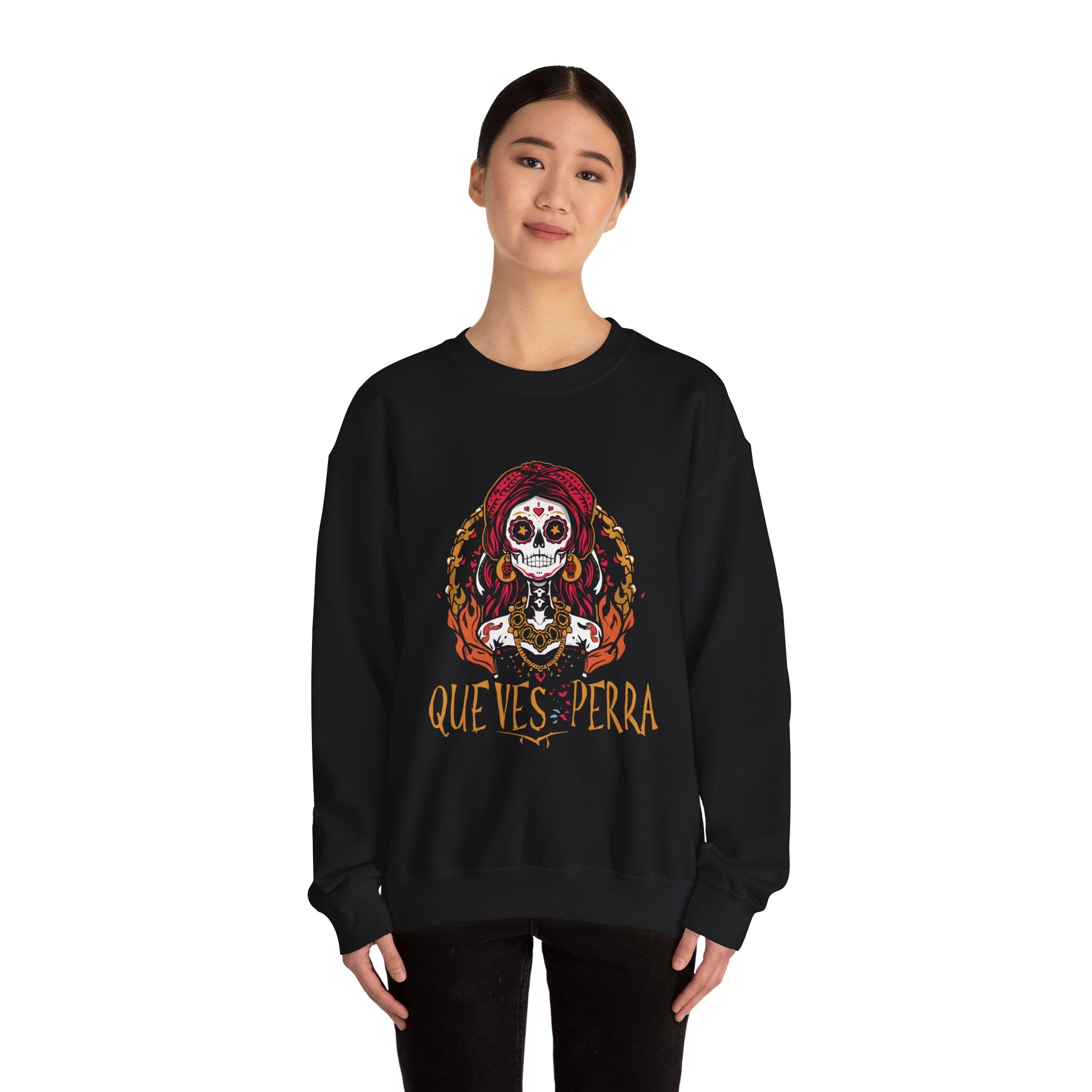Crewneck Sweatshirt – Que Ves Perra Floral Skull Graphic